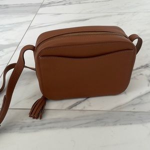 Cuyana camera brown in brown